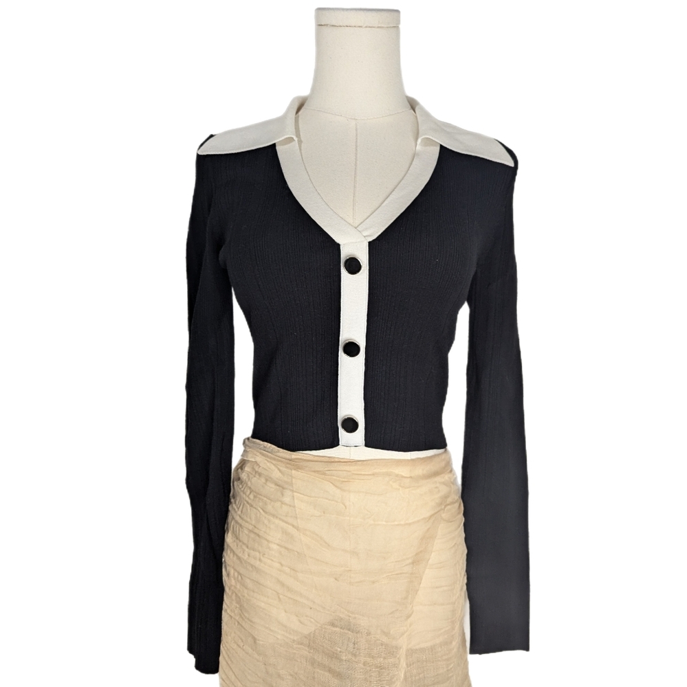Urban Revivo black button knit contrast top